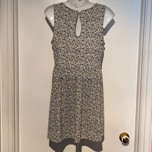 💟 1/2 price $10 💟 Blue Floral dress...like NEW!!! - Picture 7 of 11